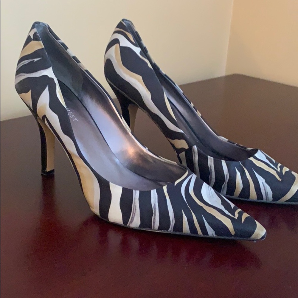 Nine West heels animal print Size 9 1/2 EUC